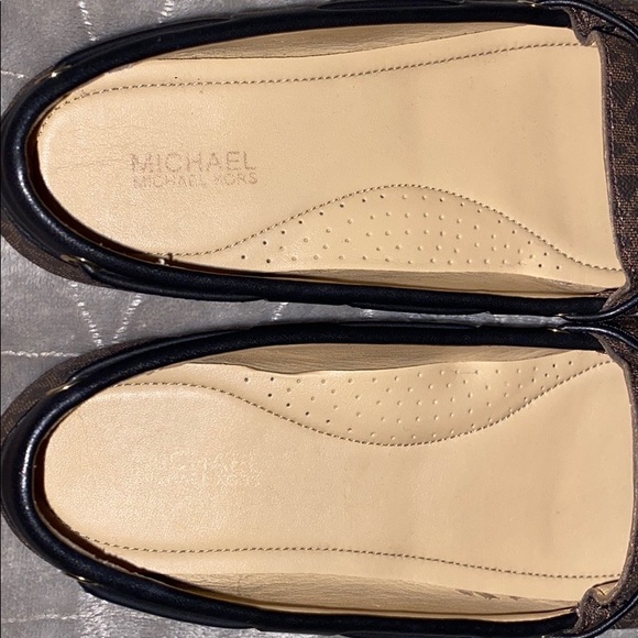 Michael Kors Sutton shoes - Picture 4 of 6